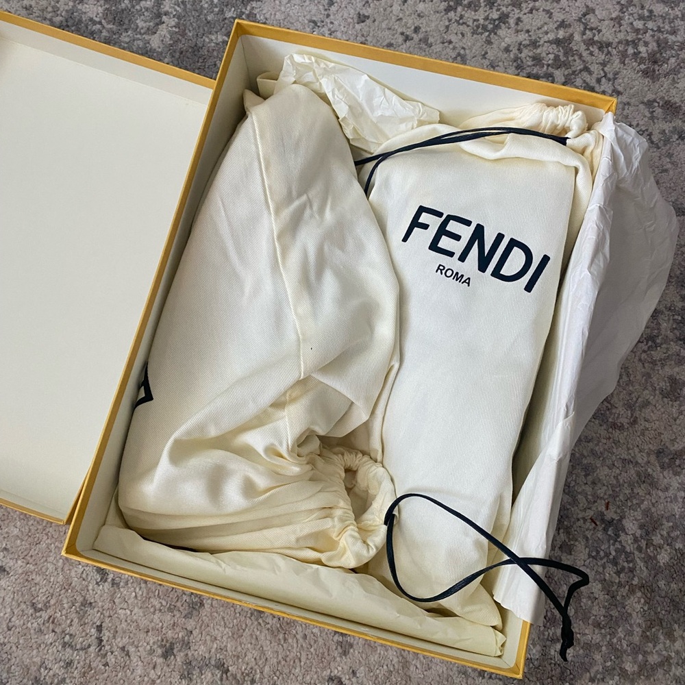 FENDI - Picture 4 of 14
